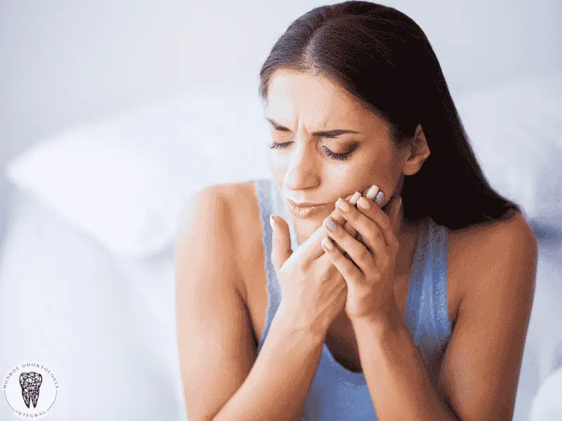 ¿Te duele una muela y no ves ninguna caries? Puede ser una fisura, bruxismo o caries escondida. Sacá turno en Villa Urquiza y revisalo con radiografía.